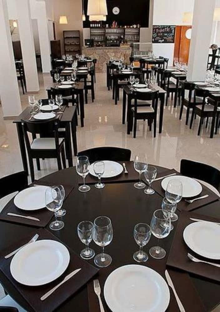 Pro Hotel Пилар Екстериор снимка