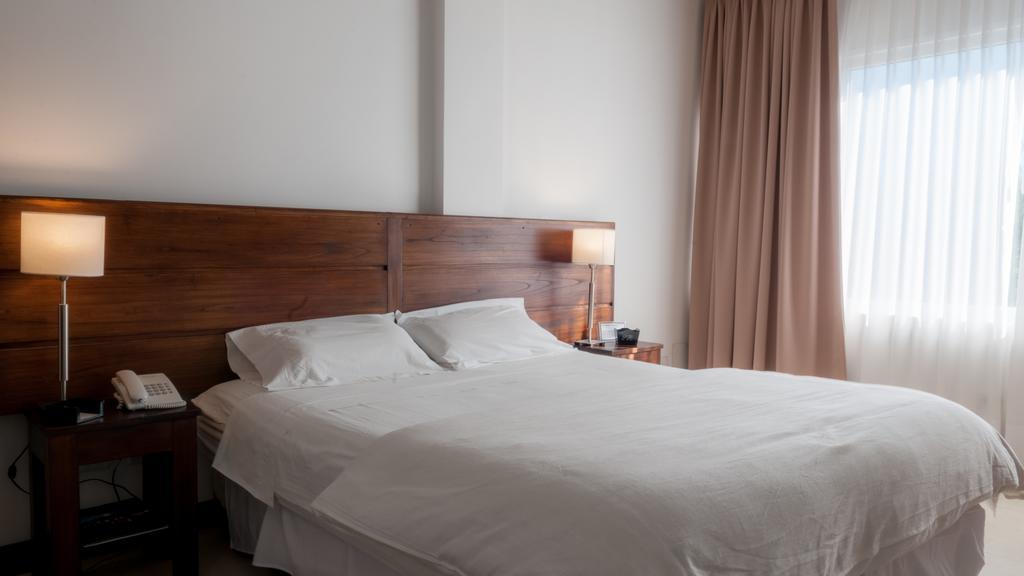 Pro Hotel Пилар Екстериор снимка