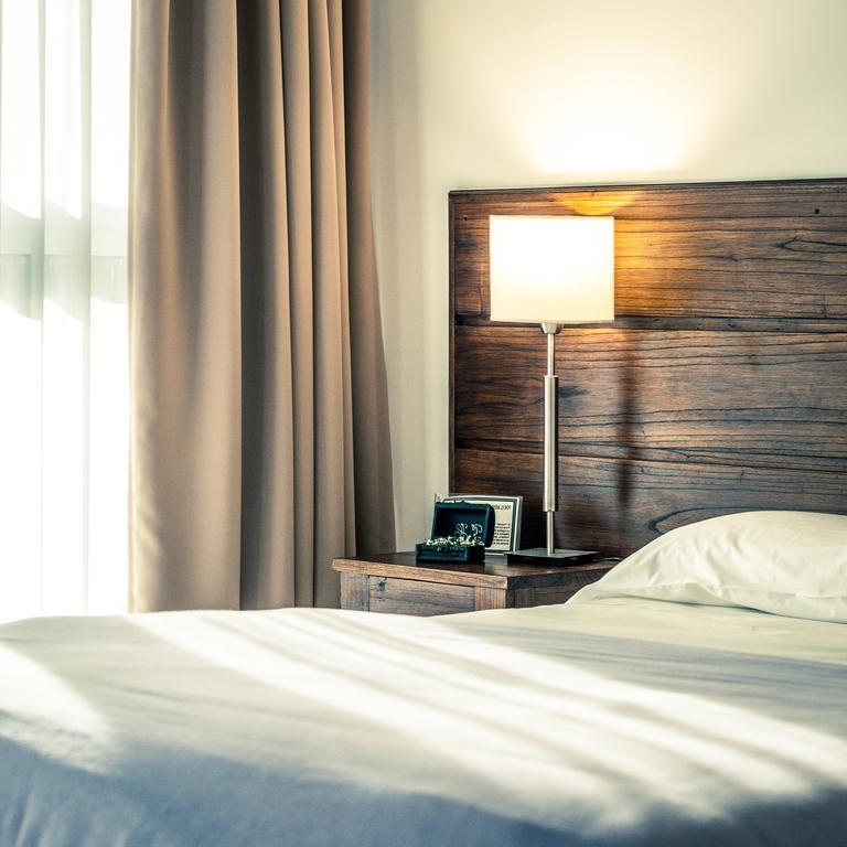 Pro Hotel Пилар Екстериор снимка