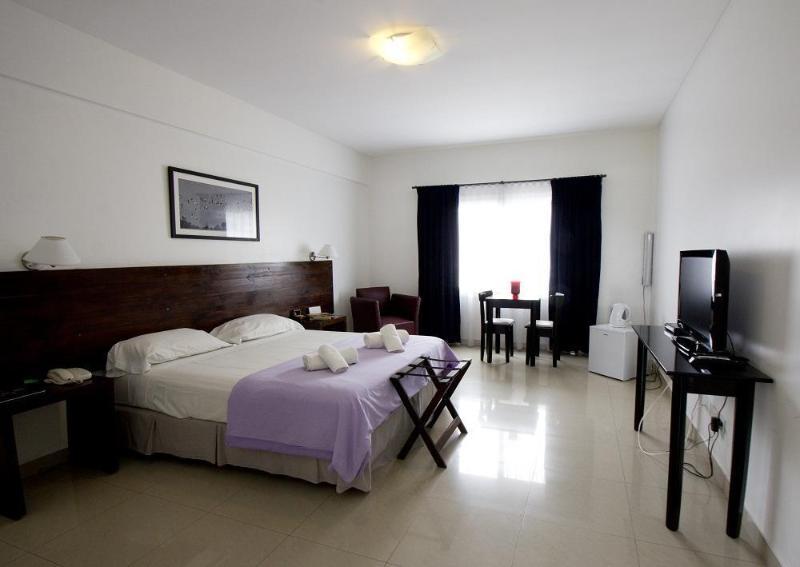 Pro Hotel Пилар Екстериор снимка